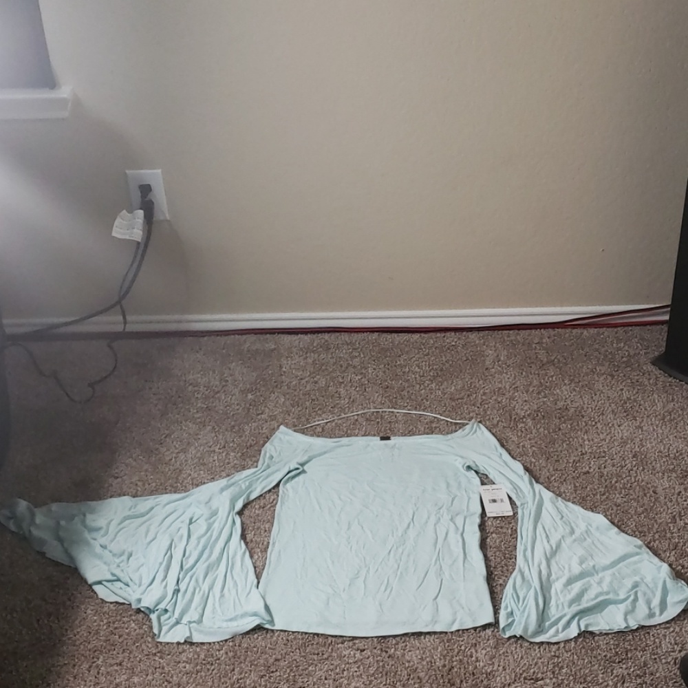 Long sleeve shirt with ballon sleeves